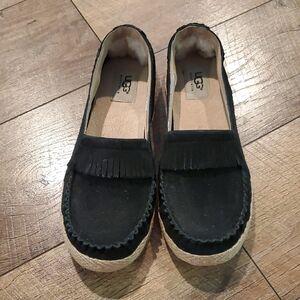 UGG australia Black Moccasin-Style Shoes with Fringe Detail